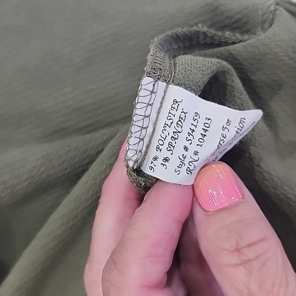 Mine Green Scalloped Halter Top with Back keyhole neckline. Size S. - Picture 6 of 6